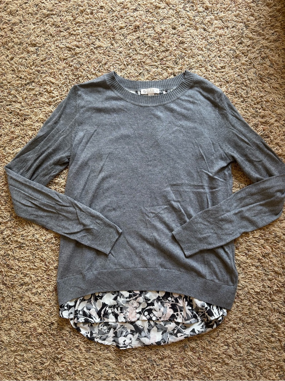 Lila Rose Gray Crewneck Sweater Women’s Small Preppy Classic Chic Capsule Basic